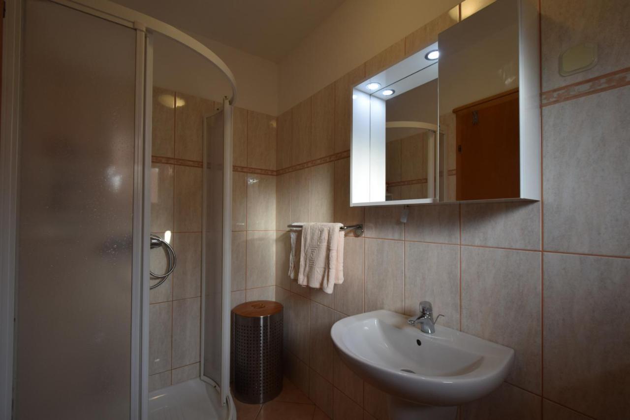 Apartment Jelka Malinska Dış mekan fotoğraf