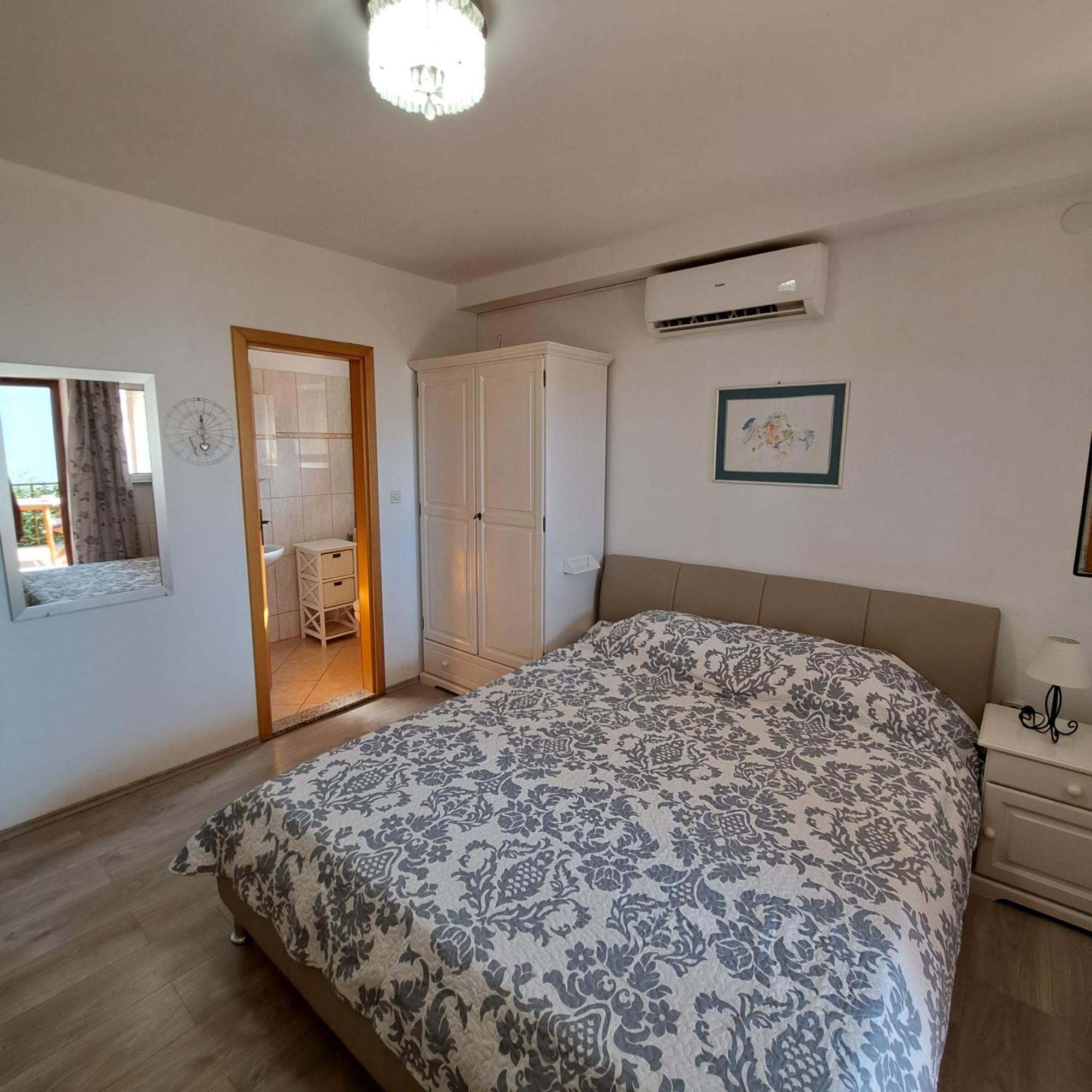 Apartment Jelka Malinska Dış mekan fotoğraf